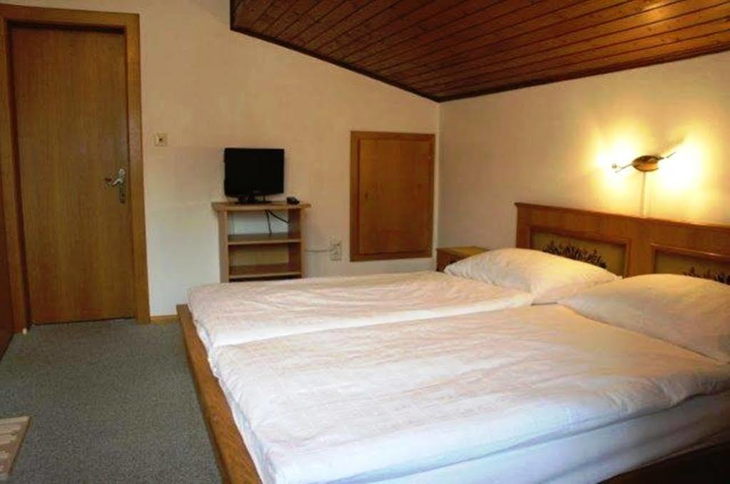Privatzimmer Eva Leitgeb Faistenau Exterior foto